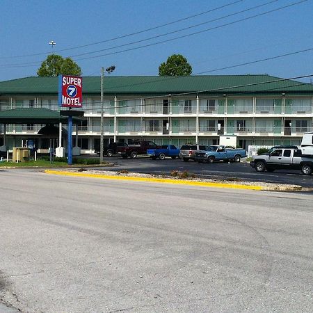Super 7 Motel Ричмънд Екстериор снимка